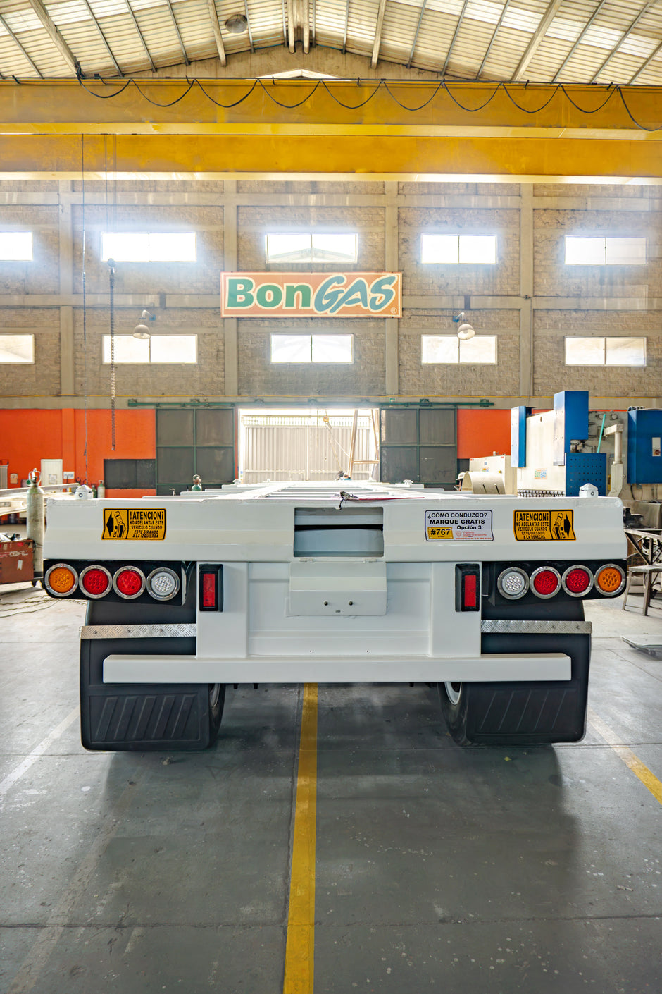 Semirremolque industrial y multifuncional de 3 ejes