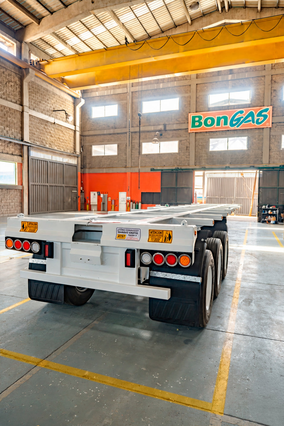 Semirremolque industrial y multifuncional de 3 ejes